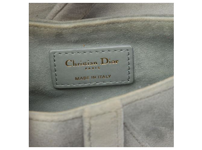 Mini Bolsa Saddle Dior em veludo cinza com ferragens adornadas com cristais - vista 5