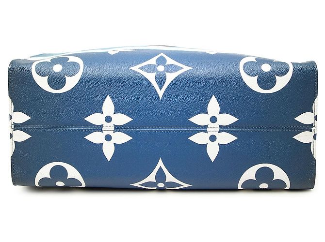 Louis Vuitton Blue Monogram Giant Escale OntheGo GM - vista 3