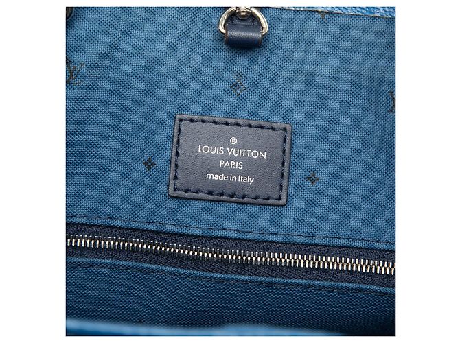 Louis Vuitton Blue Monogram Giant Escale OntheGo GM - vista 5