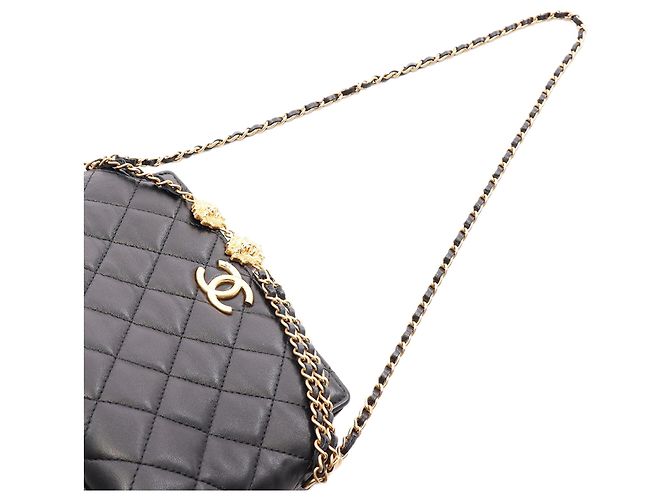 Borsa a tracolla Chanel Leo in pelle d'agnello matelassé nera - vista 10