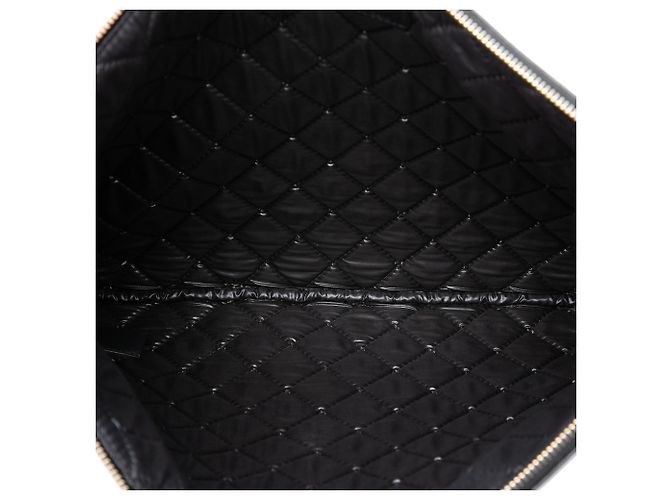 Chanel Black Large Quilted Caviar Boy O Case Clutch - vista 4