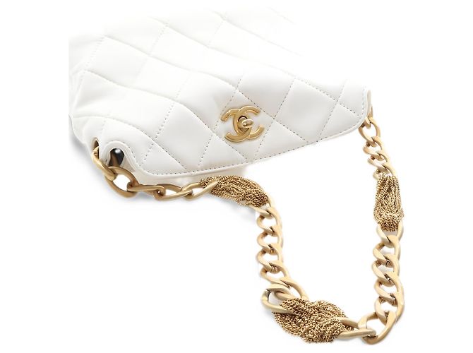 Chanel Borsa Hobo Piccola CC Matelassé in Pelle d'Agnello Bianca con Catena - vista 14