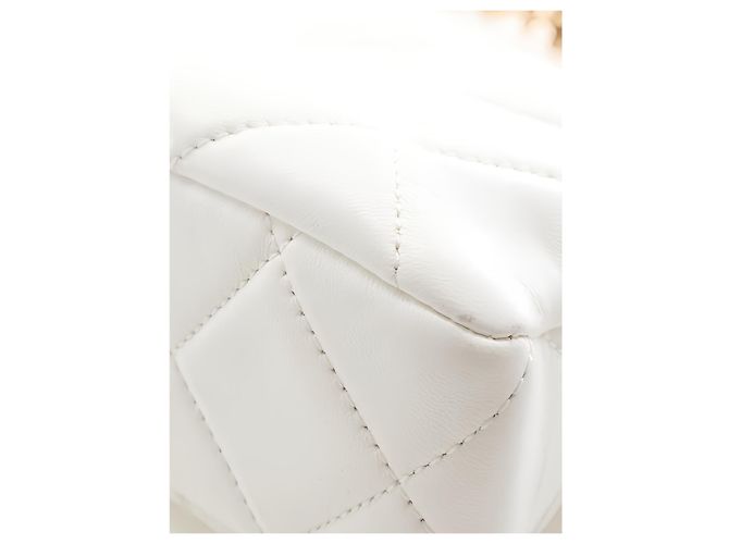 Chanel Borsa Hobo Piccola CC Matelassé in Pelle d'Agnello Bianca con Catena - vista 6