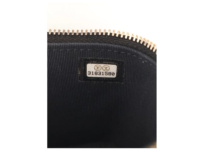 Chanel Mini Vanity Case CC Matelassé in Pelle d'Agnello Nera con Manico e Catena - vista 8