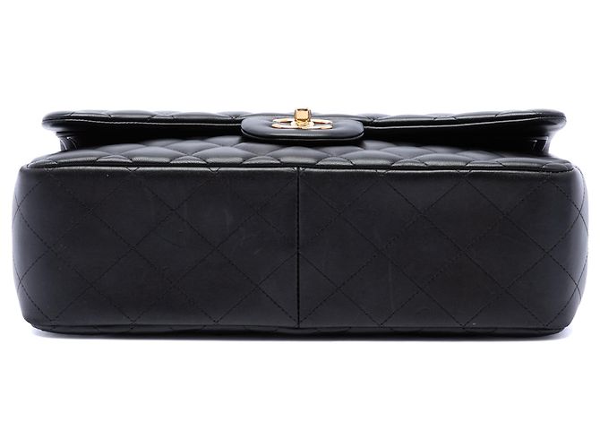 Chanel Black Jumbo Classic Lambskin Double Flap - vista 3
