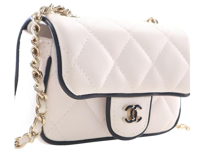 Clutch Chanel White Quilted Lambskin Resin CC Flap Clutch With Chain - vista 11