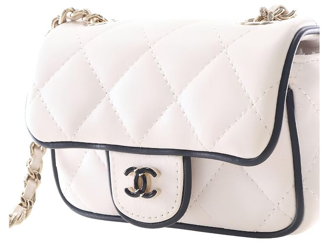 Clutch Chanel White Quilted Lambskin Resin CC Flap Clutch With Chain - vista 12