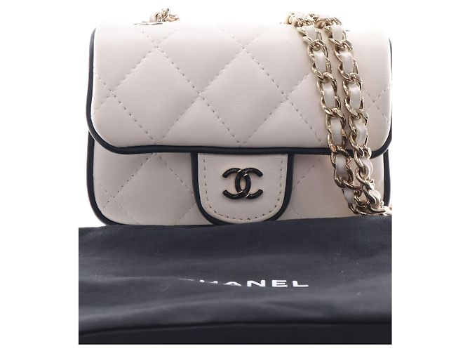 Clutch Chanel White Quilted Lambskin Resin CC Flap Clutch With Chain - vista 6