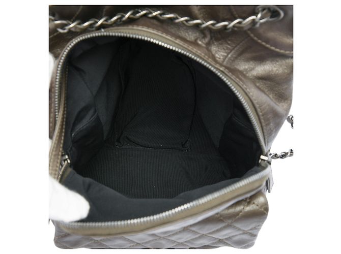 Zaino Chanel Brown Small CC Metallic Calfskin Drawstring Flap - vista 4