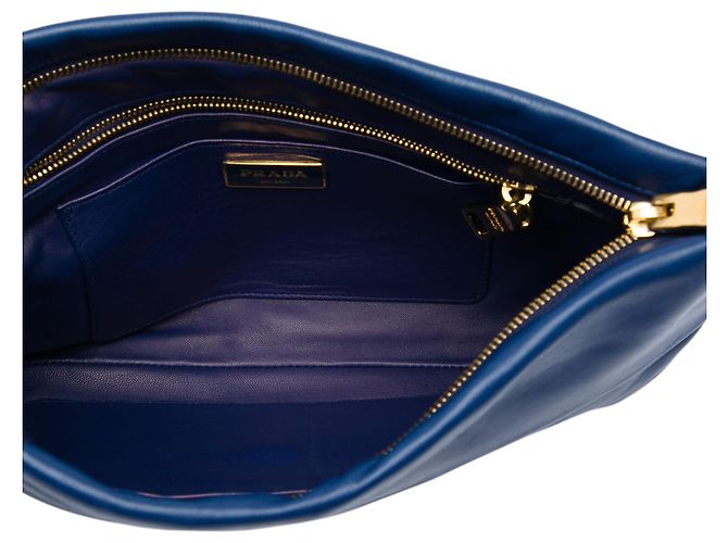 Pochette Prada Blue Soft Calf Fold Over - vue 4