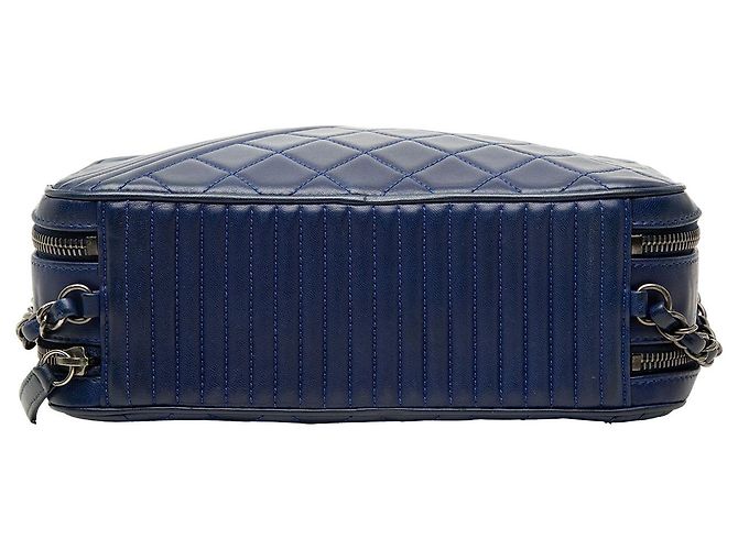 Sac Camera Chanel Blue Large Quilted Lambskin Coco Boy - vue 3