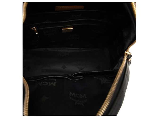 Zaino MCM Black Small Visetos Coated Canvas Studded Stark Brock - vista 4