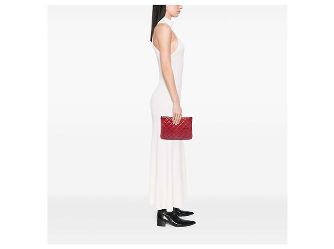 Clutch Chanel Red Small Crinkled Patent O Case - vista 5