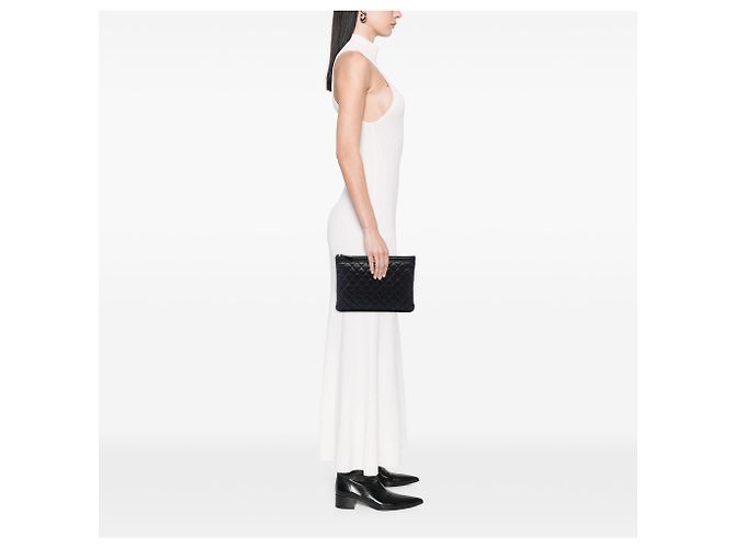 Chanel Black Medium Quilted Caviar Boy O Case Clutch - vista 6