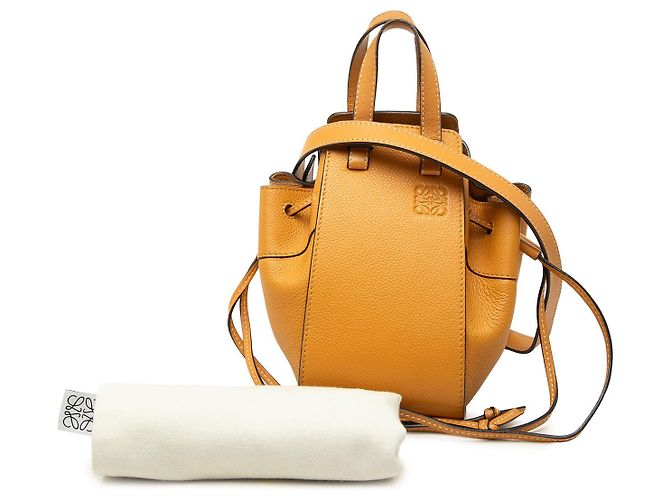 LOEWE Orange Mini Hammock Lederbeutel mit Kordelzug - Ansicht 7