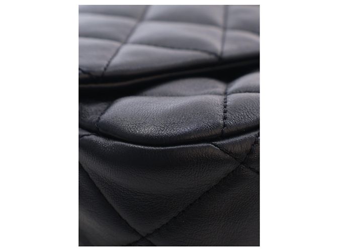 Chanel Black Small Quilted Lambskin Lacquered Chain Flap - Ansicht 11