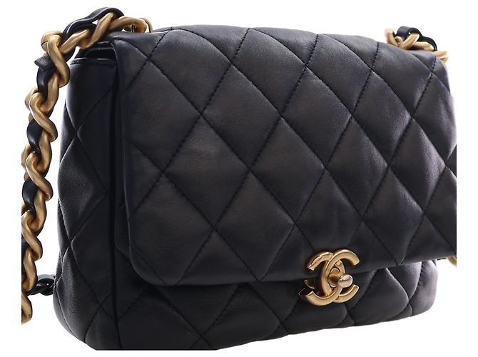 Chanel Black Small Quilted Lambskin Lacquered Chain Flap - Ansicht 13