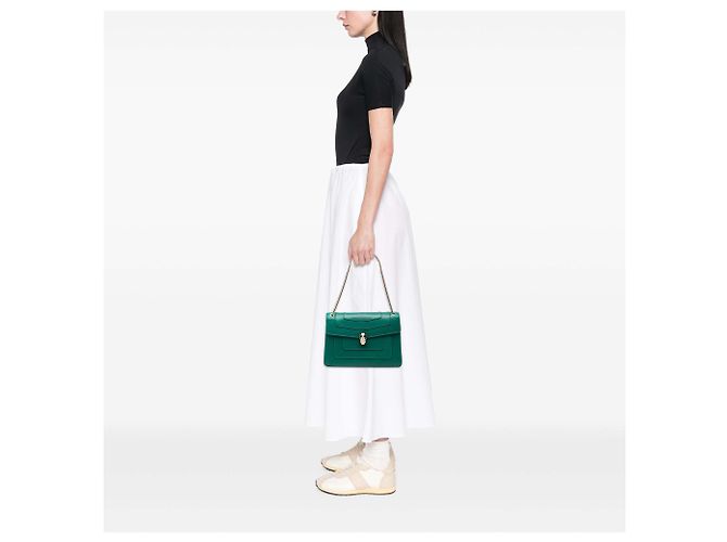 Bulgari Bolsa de Ombro Bvlgari Serpenti Forever em Pele de Bezerro Verde Medium - vista 6