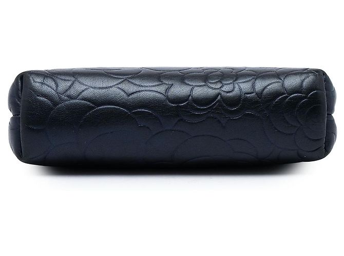 Pouch Chanel Blue CC Embossed Lambskin Camellia - vista 3