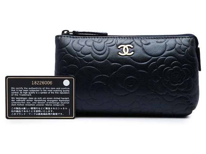 Pouch Chanel Blue CC Embossed Lambskin Camellia - vista 6