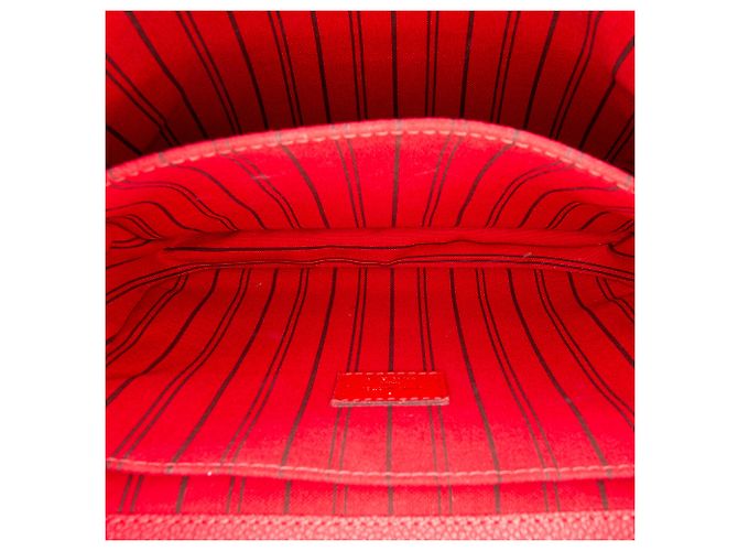 Louis Vuitton Red Monogram Empreinte Pochette Metis - vista 4