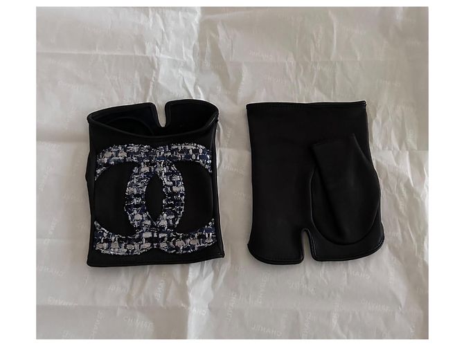 Guanti senza dita Chanel in pelle e tweed nero e blu - vista 3