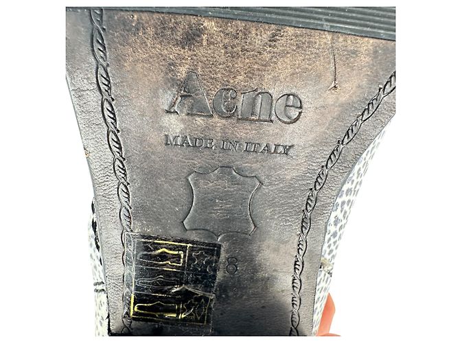 Botas de cano curto com fecho Acne Studios em pele branca texturada - vista 9