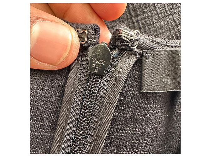 Vestido midi shift sem mangas Theory Eano em algodão preto - vista 4