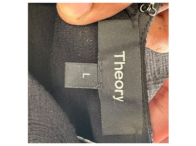 Vestido midi shift sem mangas Theory Eano em algodão preto - vista 7
