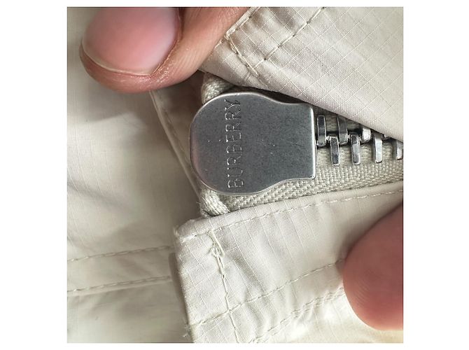 Burberry London Light Layer Windbreaker aus beigem Polyamid - Ansicht 7