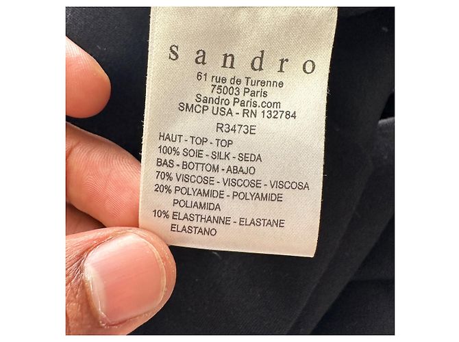 Vestido Midi com Decote em V Sandro em seda preta - vista 5