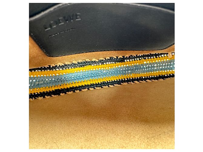 Borsa a pochette Loewe Rio in pelle di vitello nera con dettagli in rafia - vista 9