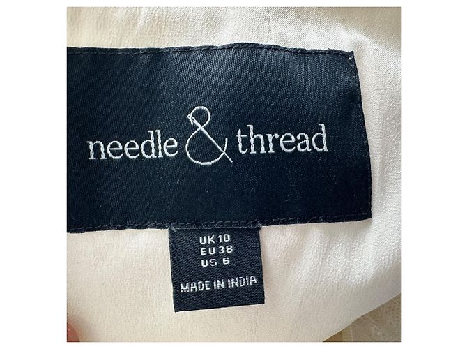 Vestido midi com camadas em tule e renda Needle & Thread em poliéster marfim - vista 7