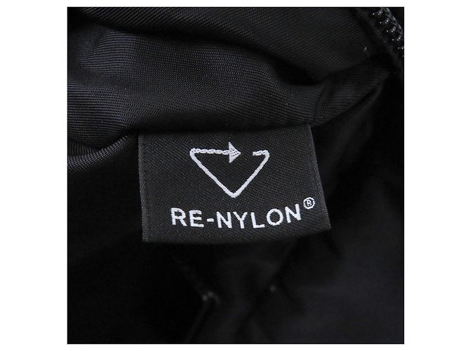 Prada Re-Nylon Schultertasche - Ansicht 10