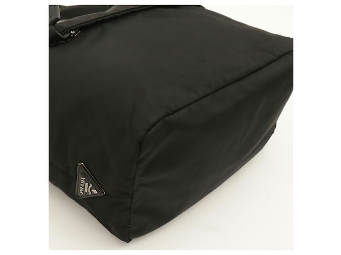 Prada Wendbare Tote Bag/Schultertasche aus schwarzem Nylon - Ansicht 4