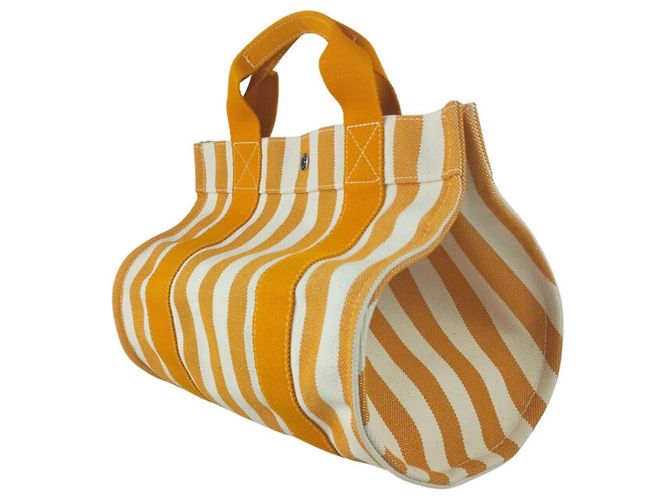 Hermès Sac à main HERMES Cannes PM - vue 3