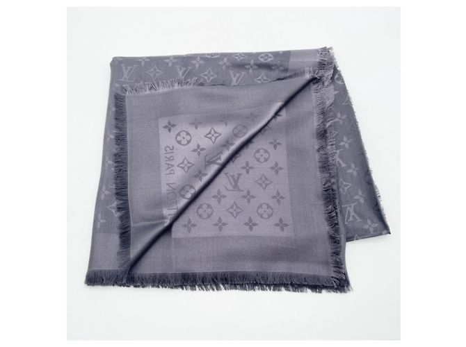 Louis Vuitton Monogram Stola aus Seide/Wolle in Grau - Ansicht 2