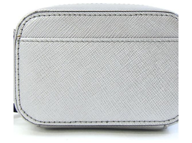 Bolsa de Ombro Prada em Couro Prateado - vista 2
