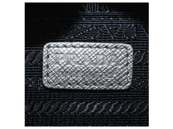 Bolsa de Ombro Prada em Couro Prateado - vista 4