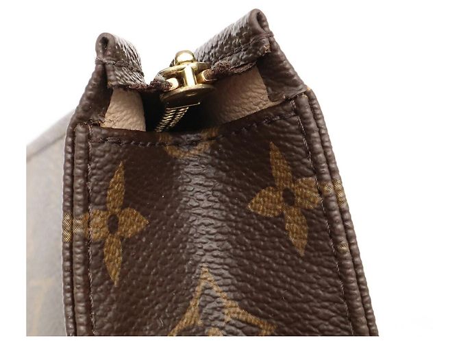Louis Vuitton Monogram Pochette Toilette 19 Handbag Pouch - vista 6