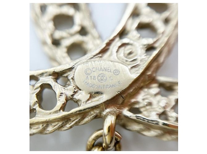 Chanel Brosche Blumen-Design aus goldfarbenem Metall - Ansicht 3