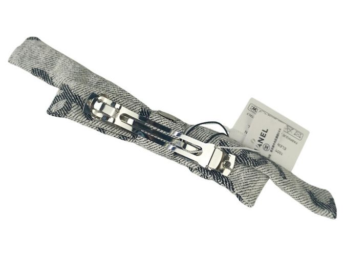 Barrette Chanel em algodão cinza - vista 3