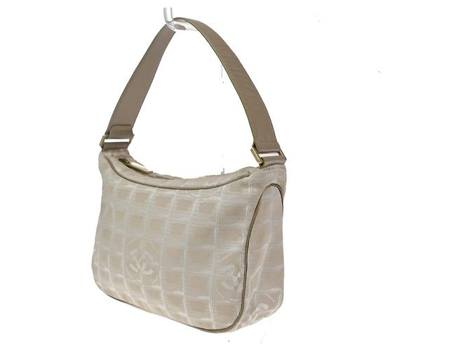 Chanel Travel Line Zip Hobo Nylon Small - vista 3
