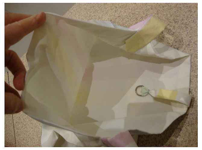 inconnue Baumwoll-Schultertasche mit Pastellstreifen - Ansicht 5