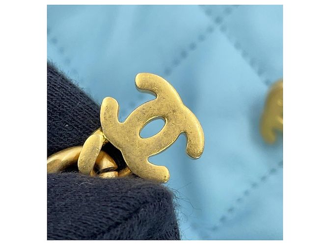 Borsa a tracolla con catena Chanel in pelle d'agnello azzurro - vista 13