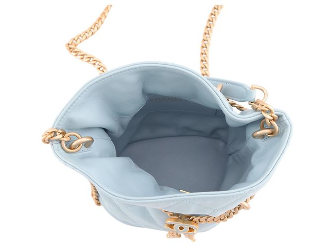 Borsa a tracolla con catena Chanel in pelle d'agnello azzurro - vista 6
