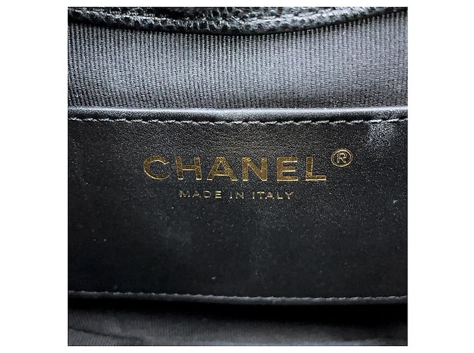 Sac à main Chanel Noir - Sac à épaule avec chaîne - vue 16