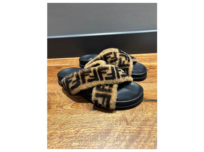 Fendi Zucca FF Monogram Ciabatte in pelliccia - vista 6
