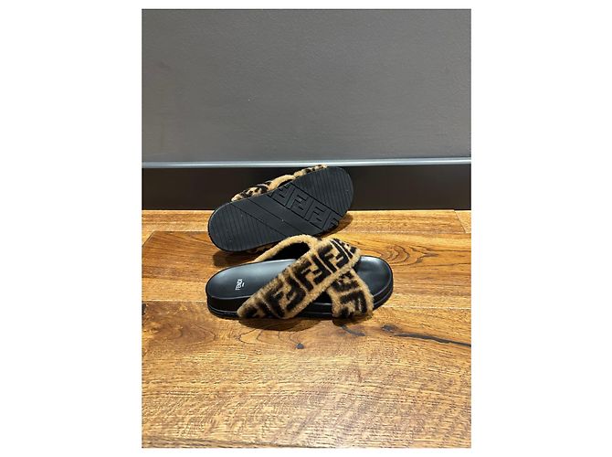 Fendi Zucca FF Monogram Ciabatte in pelliccia - vista 9