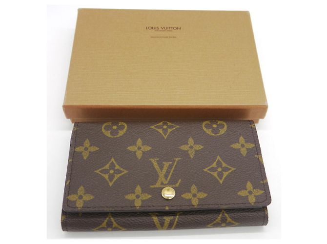 Louis Vuitton Monogram Bi-fold Wallet - view 11